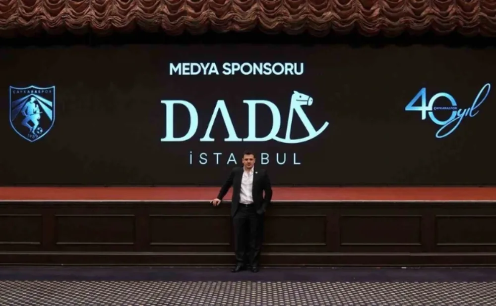 Plaque Presented to Yasin Yavuz at Çaykaraspor’s 40th Anniversary Loyalty Night