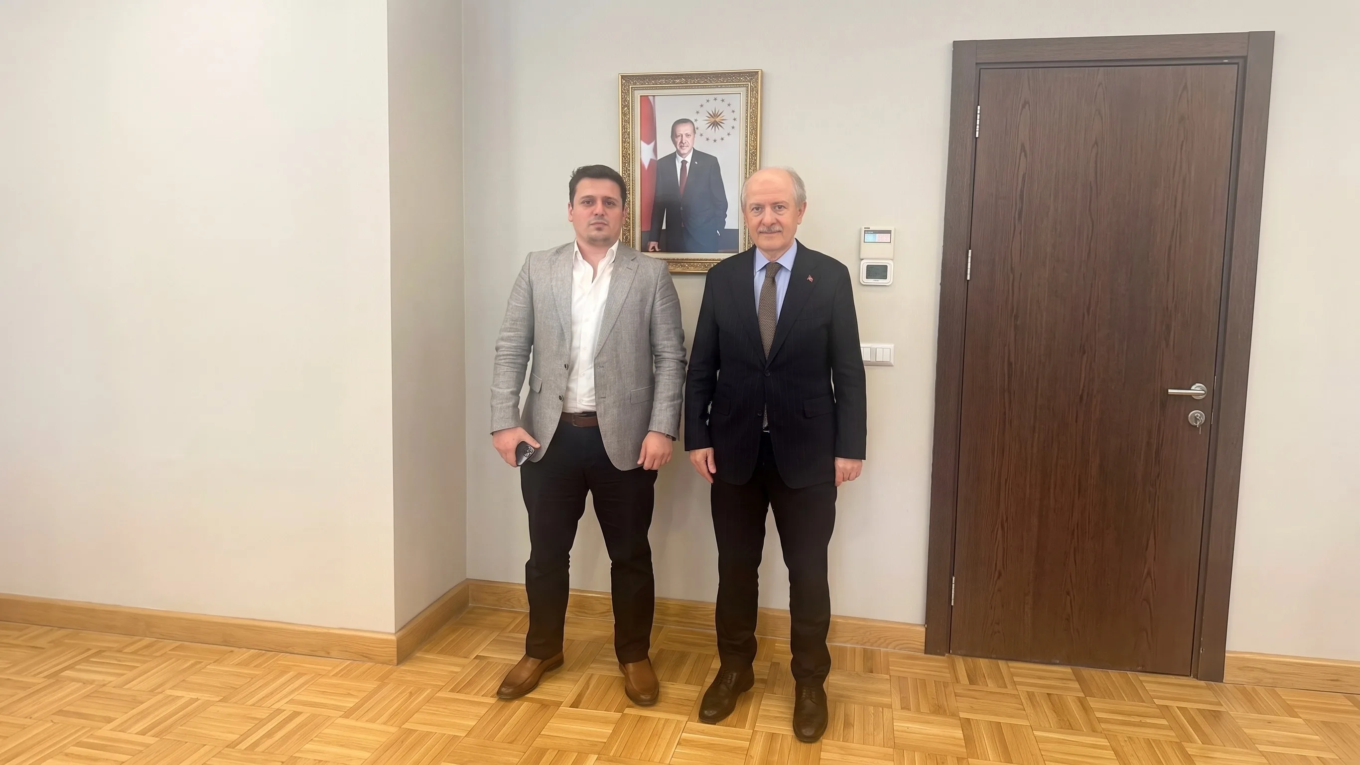 Visita al Asesor Principal del Presidente, Hasan Suver